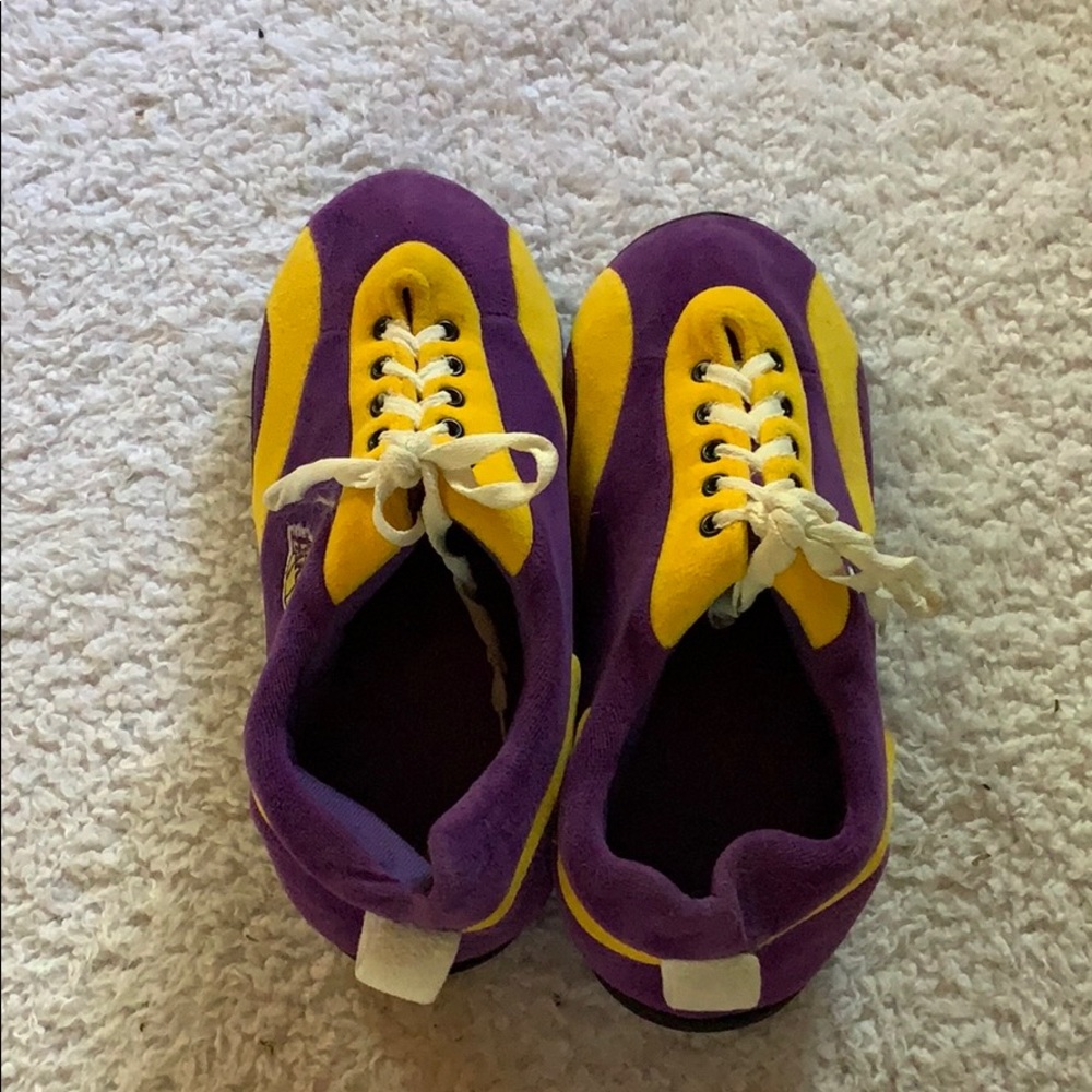 Los Angeles Lakers Happy Feet Slippers